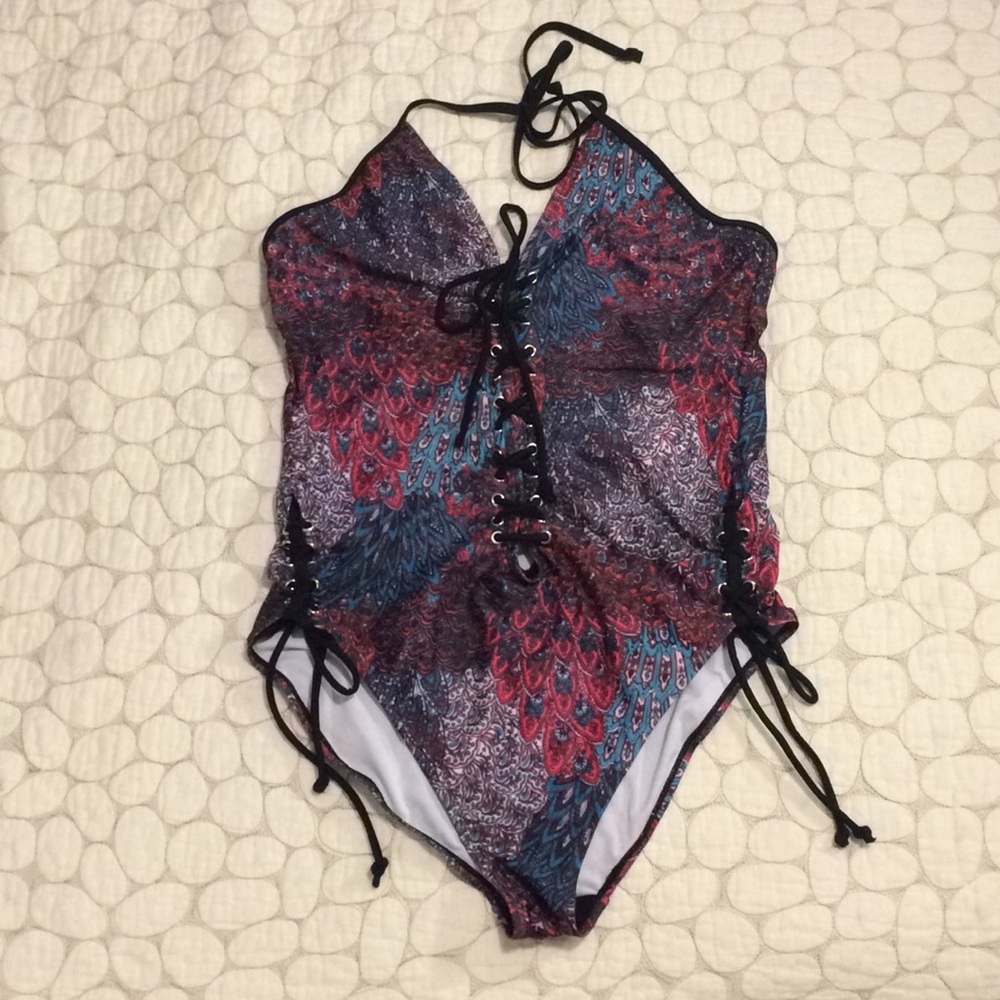 Boohoo lace up peacock pattern one piece swimsuit
